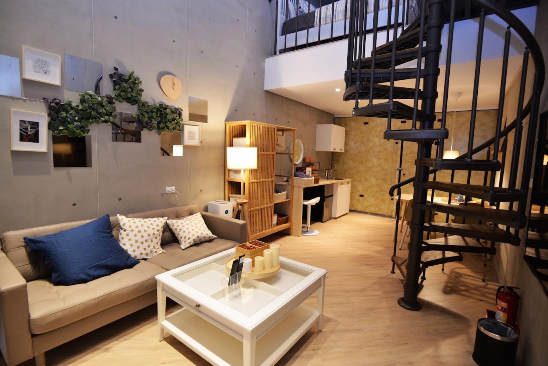 SmartStay 南投住宿 寵物友善 國民旅遊卡特約店｜附設保時捷電動汽車充電站